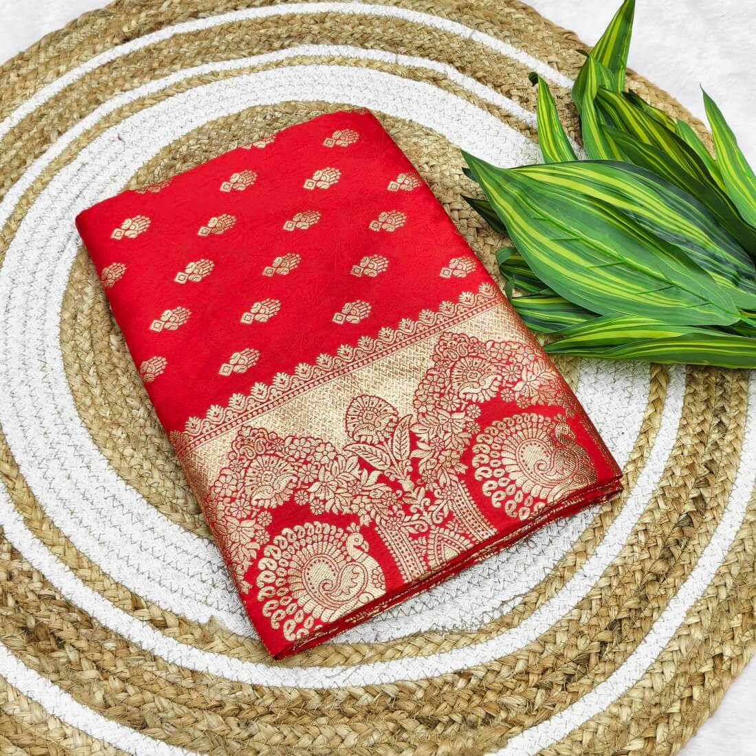 Scintilla Red Pure Zari Weaving Banarasi Silk Saree With Sophisticated Blouse Piece