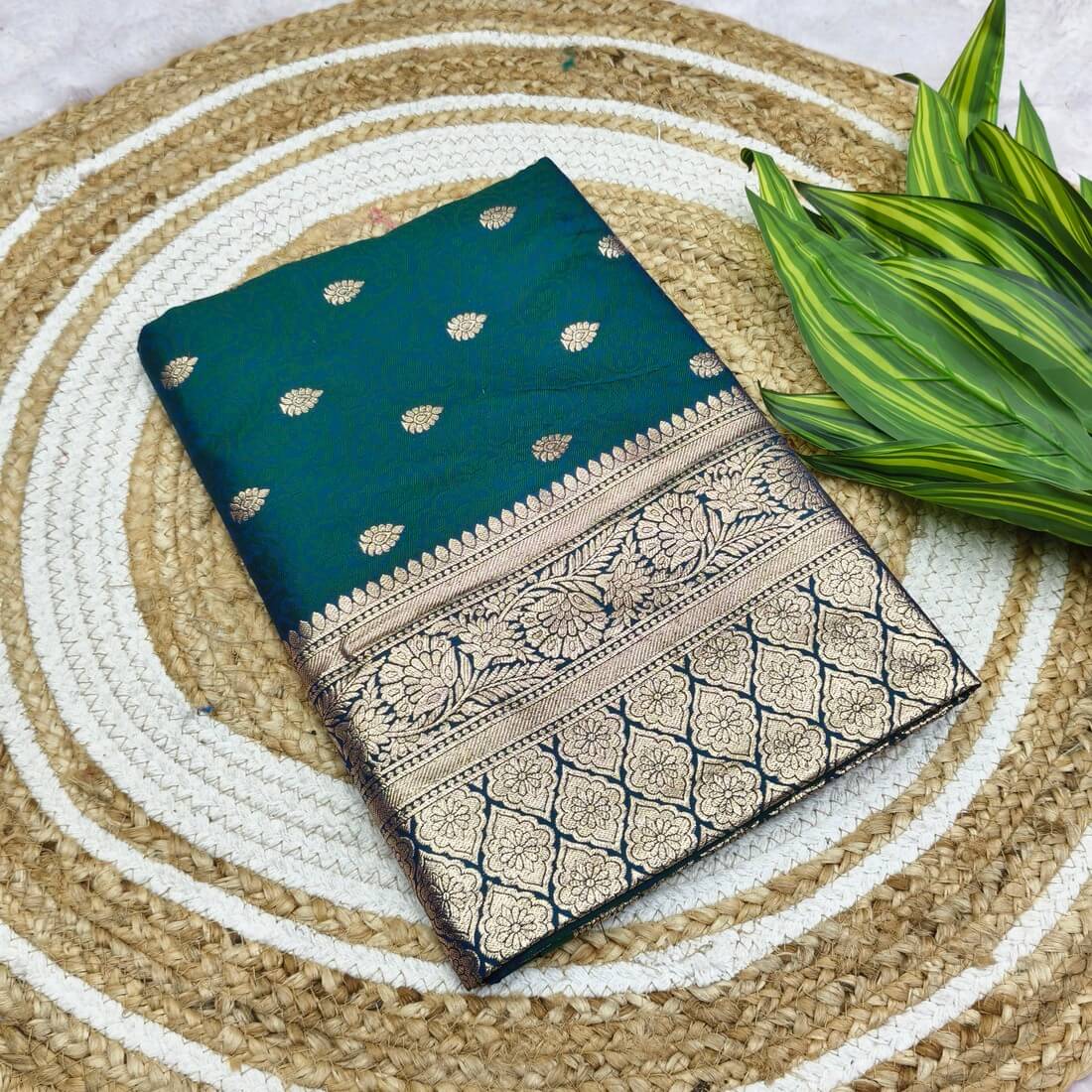 Aplomb Rama Pure Zari Weaving Banarasi Silk Saree With Fragrant Blouse Piece