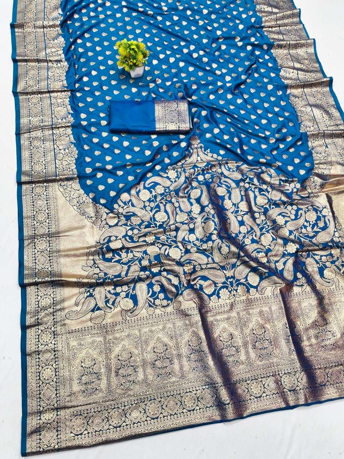 Glamorous Blue Pure Zari Weaving Banarasi Silk Saree With Opulent Blouse Piece