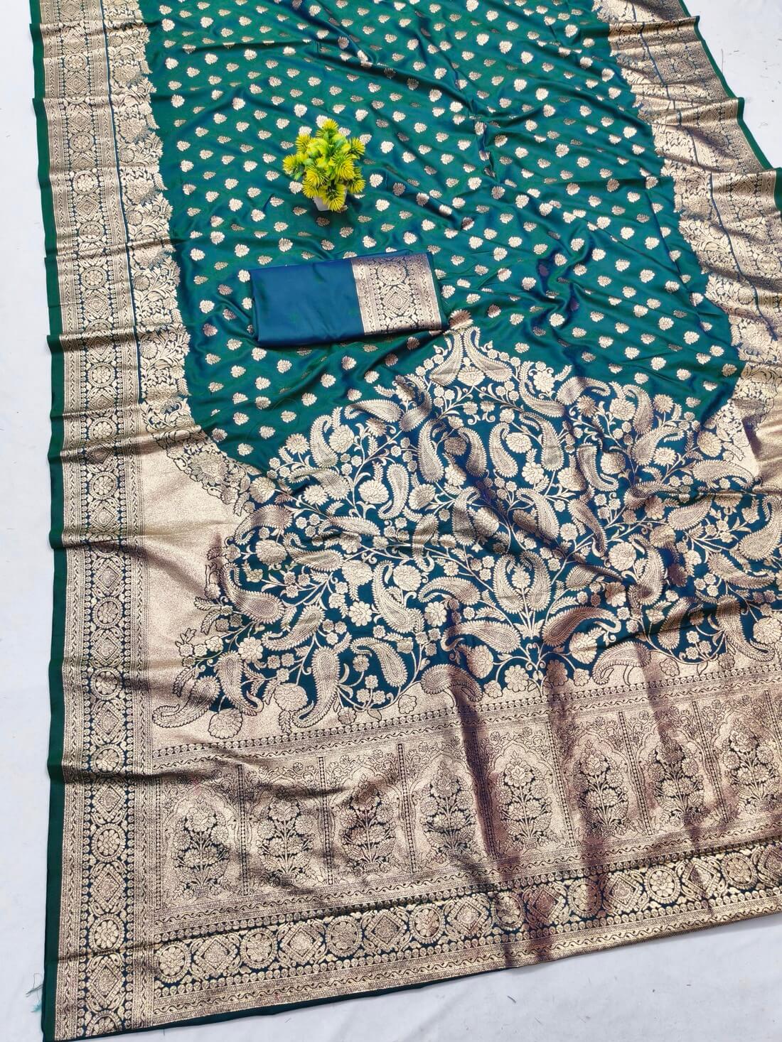 Fantabulous Rama Pure Zari Weaving Banarasi Silk Saree With Nectarous Blouse Piece