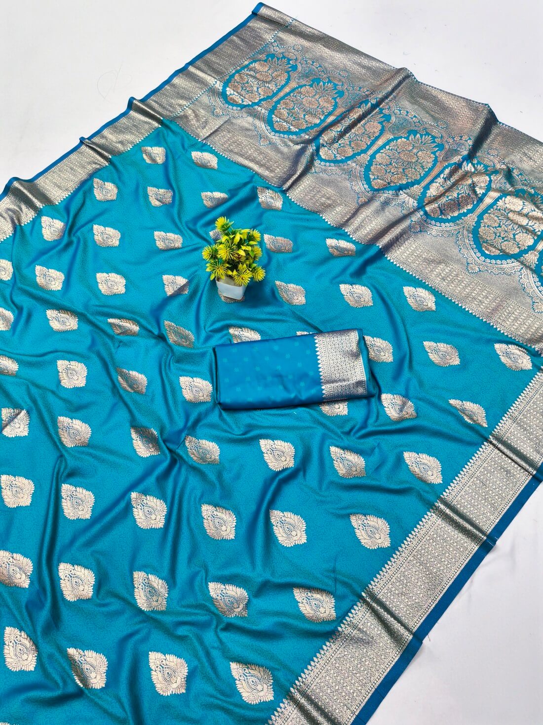 Tremendous Firozi Pure Zari Weaving Banarasi Silk Saree With Imaginative Blouse Piece