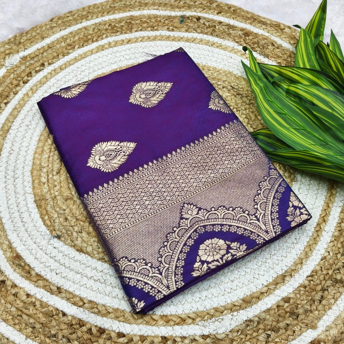 Whimsical Purple Pure Zari Weaving Banarasi Silk Saree With Improbable Blouse Piece
