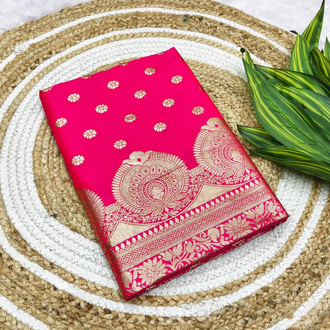 Effulgent Dark Pink Pure Zari Weaving Banarasi Silk Saree With Jazzy Blouse Piece