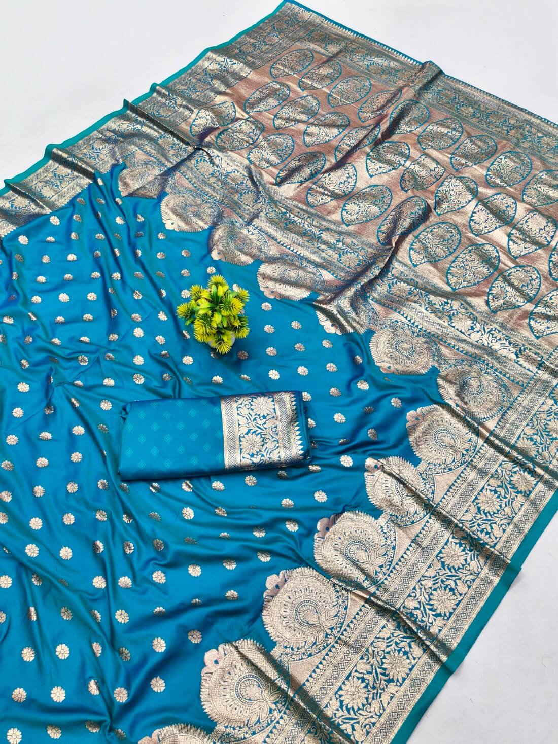 Enticing Firozi Pure Zari Weaving Banarasi Silk Saree With Dazzling Blouse Piece