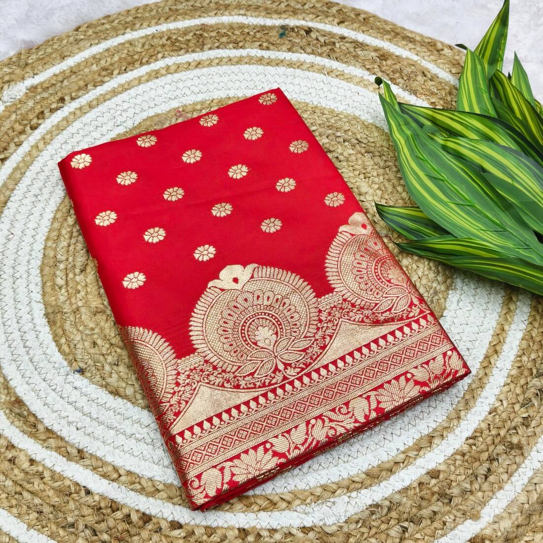 Flamboyant Red Pure Zari Weaving Banarasi Silk Saree With Angelic Blouse Piece