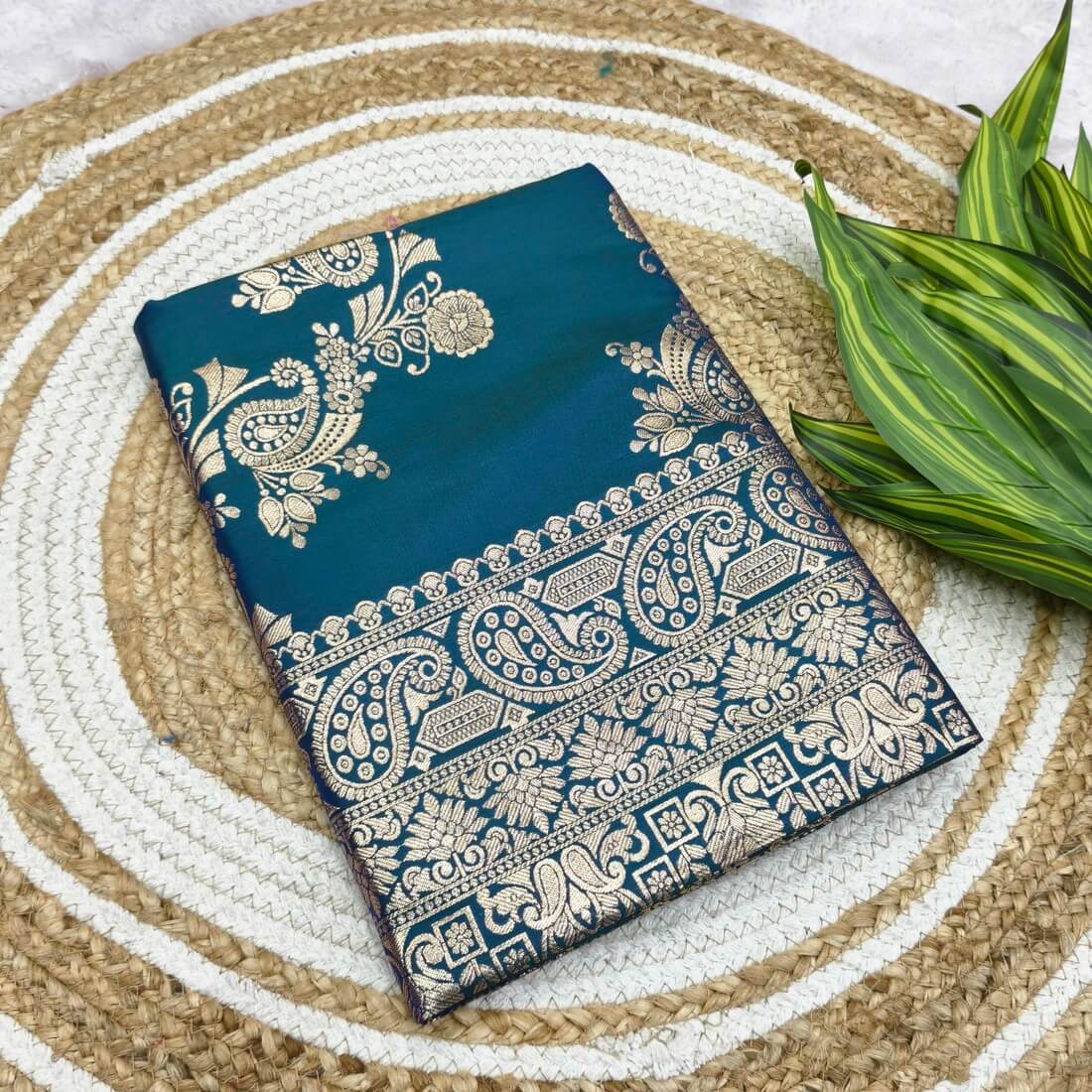 Propinquity Rama Pure Zari Weaving Banarasi Silk Saree With Entrancing Blouse Piece