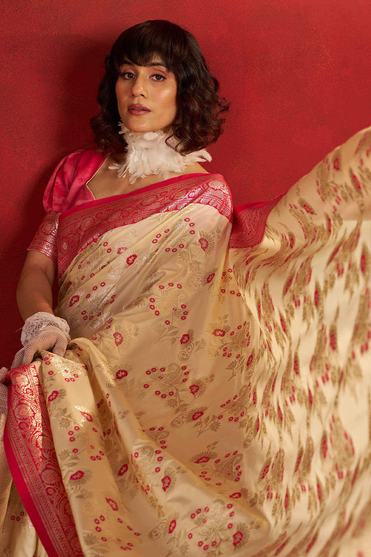 Stunning Beige Pure Zari Weaving Banarasi Silk Saree With Majesty Blouse Piece