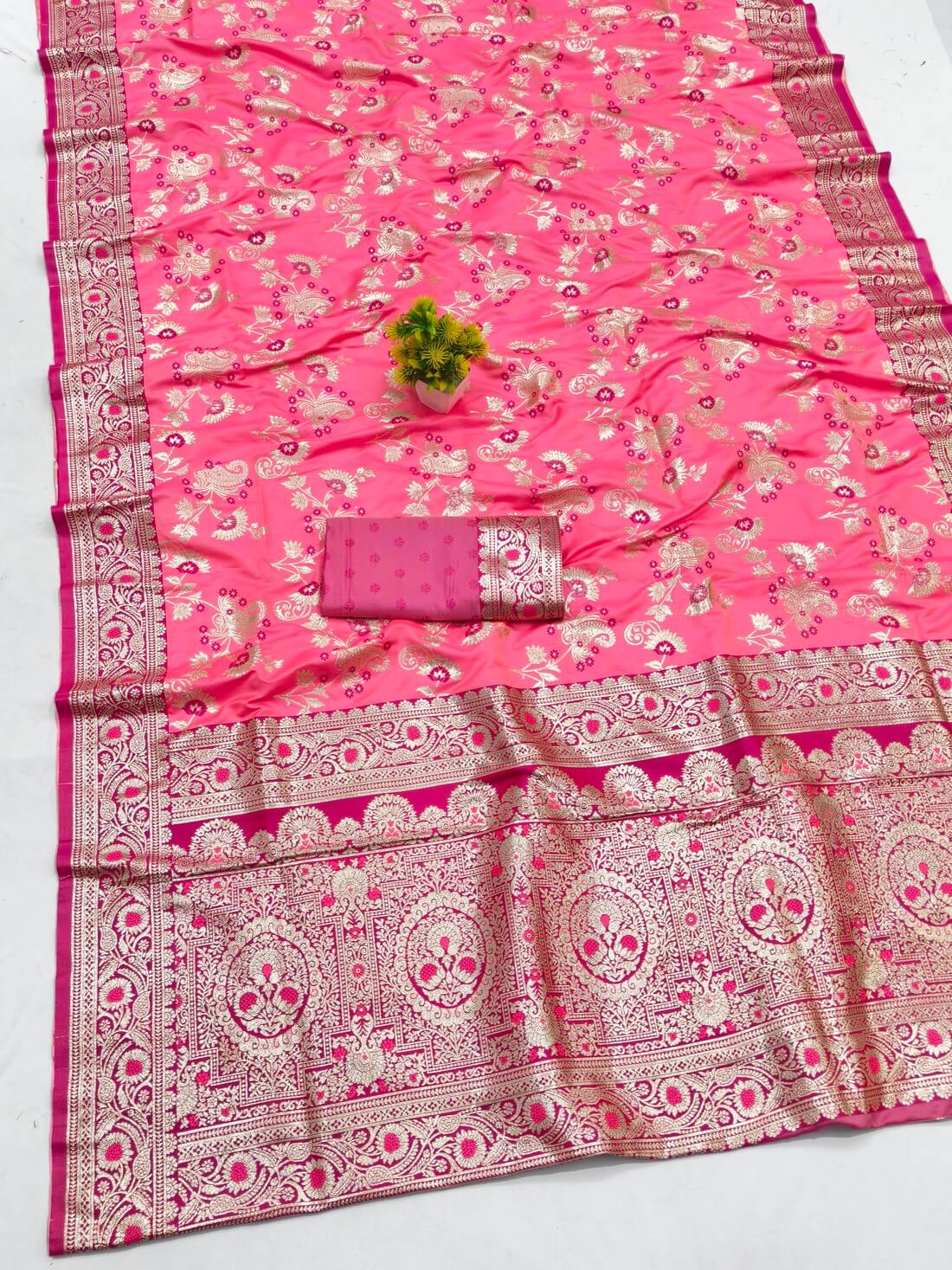 Demesne Pink Pure Zari Weaving Banarasi Silk Saree With Confounding Blouse Piece