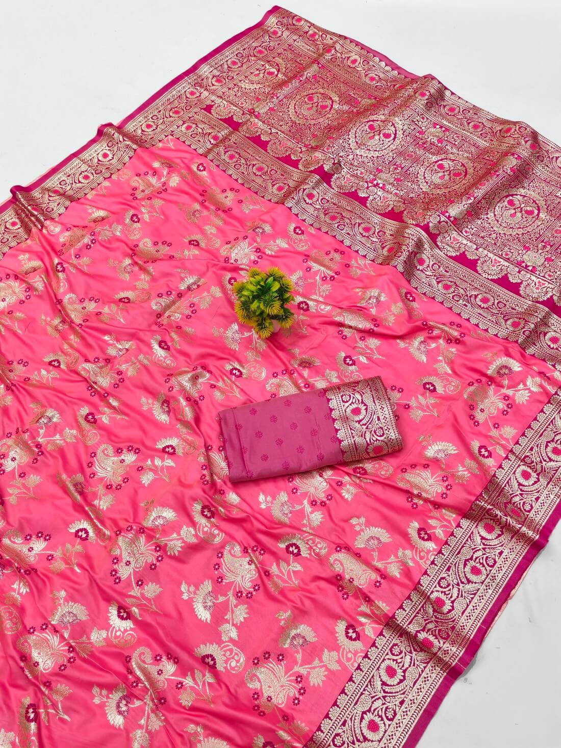 Demesne Pink Pure Zari Weaving Banarasi Silk Saree With Confounding Blouse Piece
