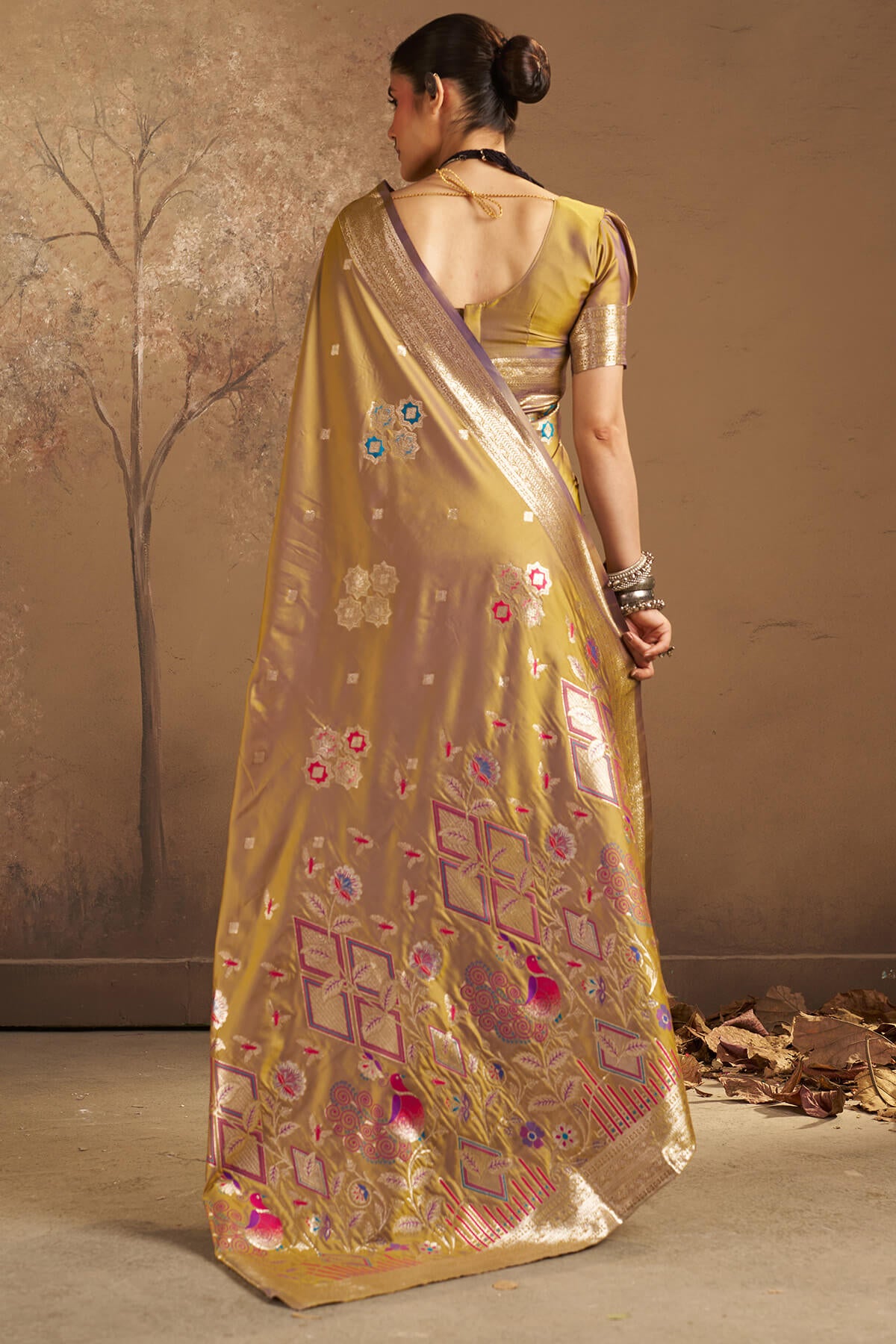 Panoply Mustrad Pure Zari Weaving Banarasi Silk Saree With Rhapsody Blouse Piece