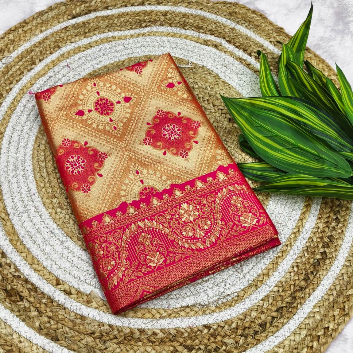 Redolent Dark Pink Kanjivaram Silk Saree With Pleasurable Blouse Piece