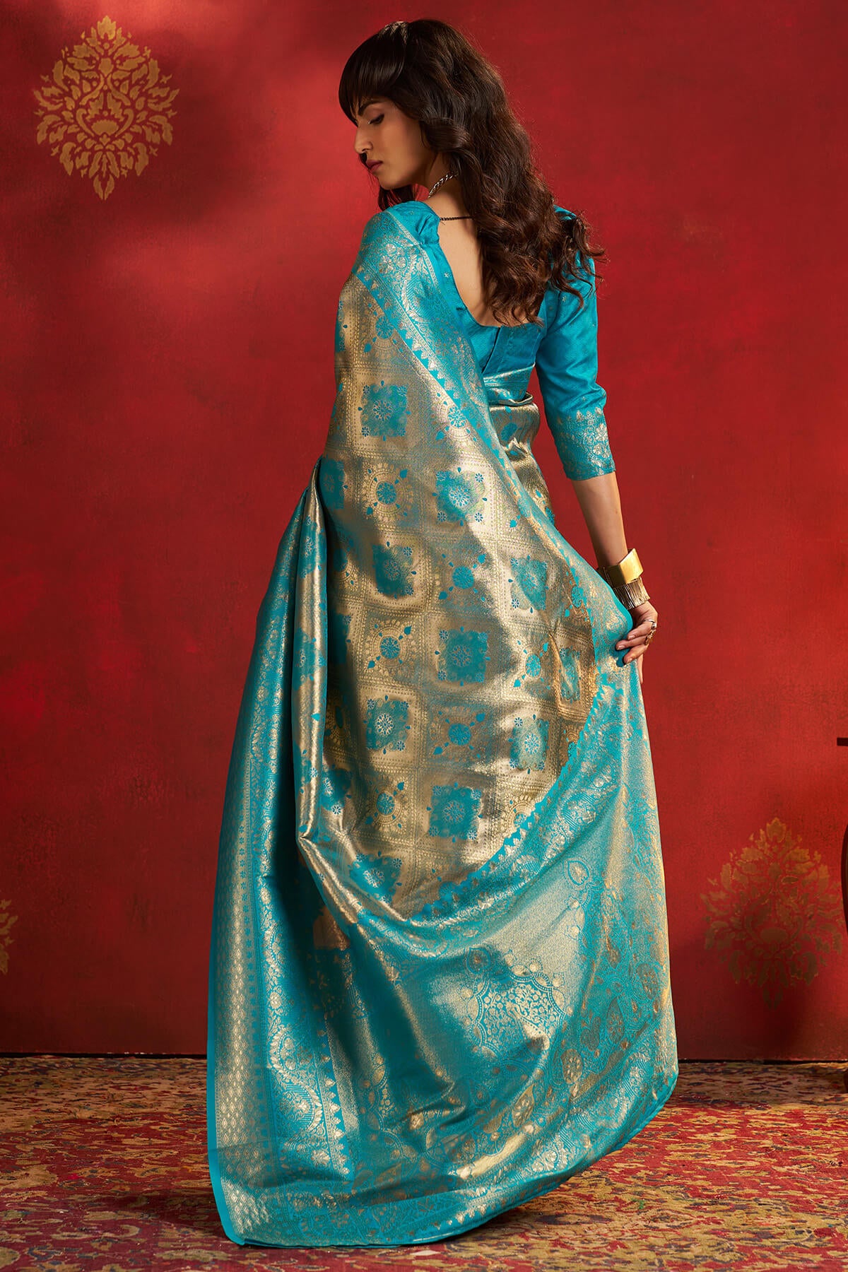 Engaging Firozi Kanjivaram Silk Saree With Felicitous Blouse Piece