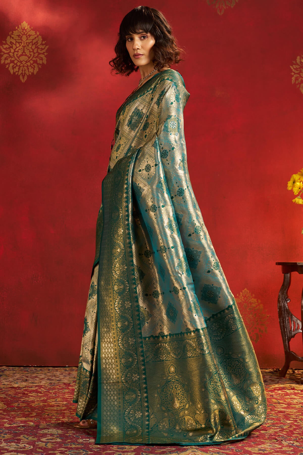 Pleasant Green Kanjivaram Silk Saree With Incredible Blouse Piece