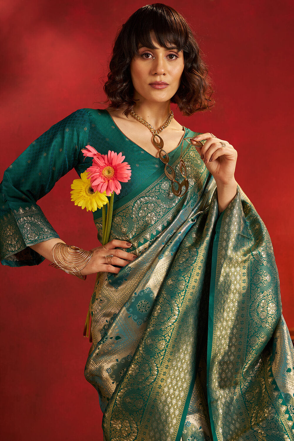 Pleasant Green Kanjivaram Silk Saree With Incredible Blouse Piece