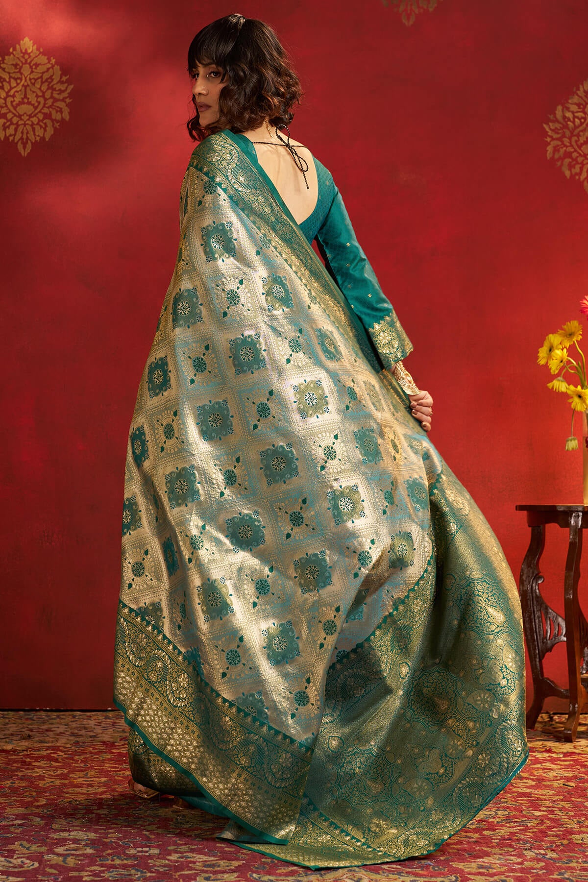 Pleasant Green Kanjivaram Silk Saree With Incredible Blouse Piece