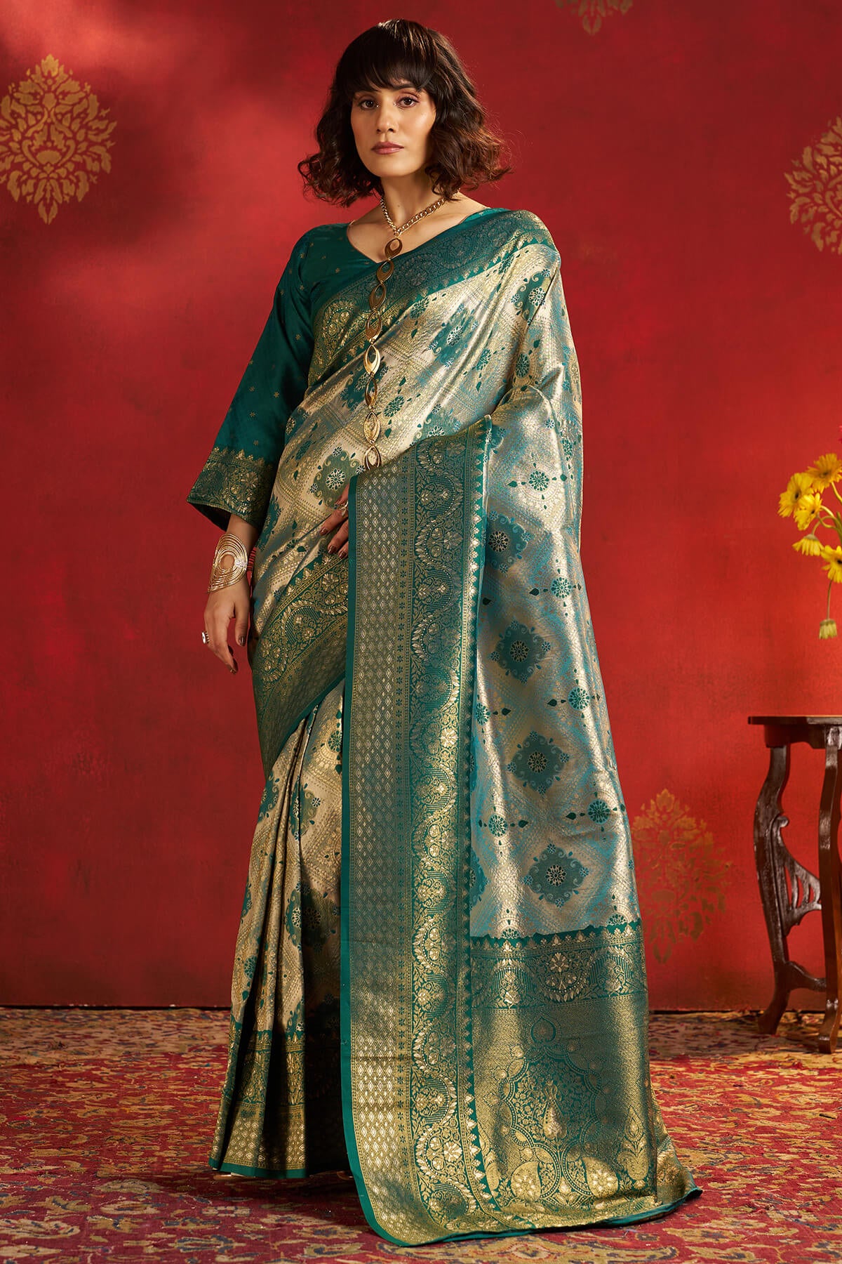Pleasant Green Kanjivaram Silk Saree With Incredible Blouse Piece