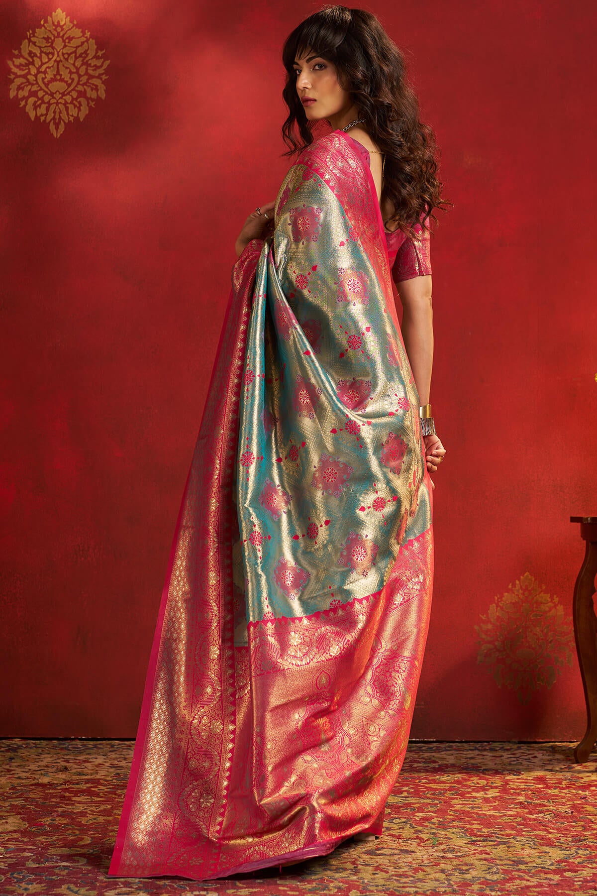 Fancifull Rama Kanjivaram Silk Saree With Staring Blouse Piece