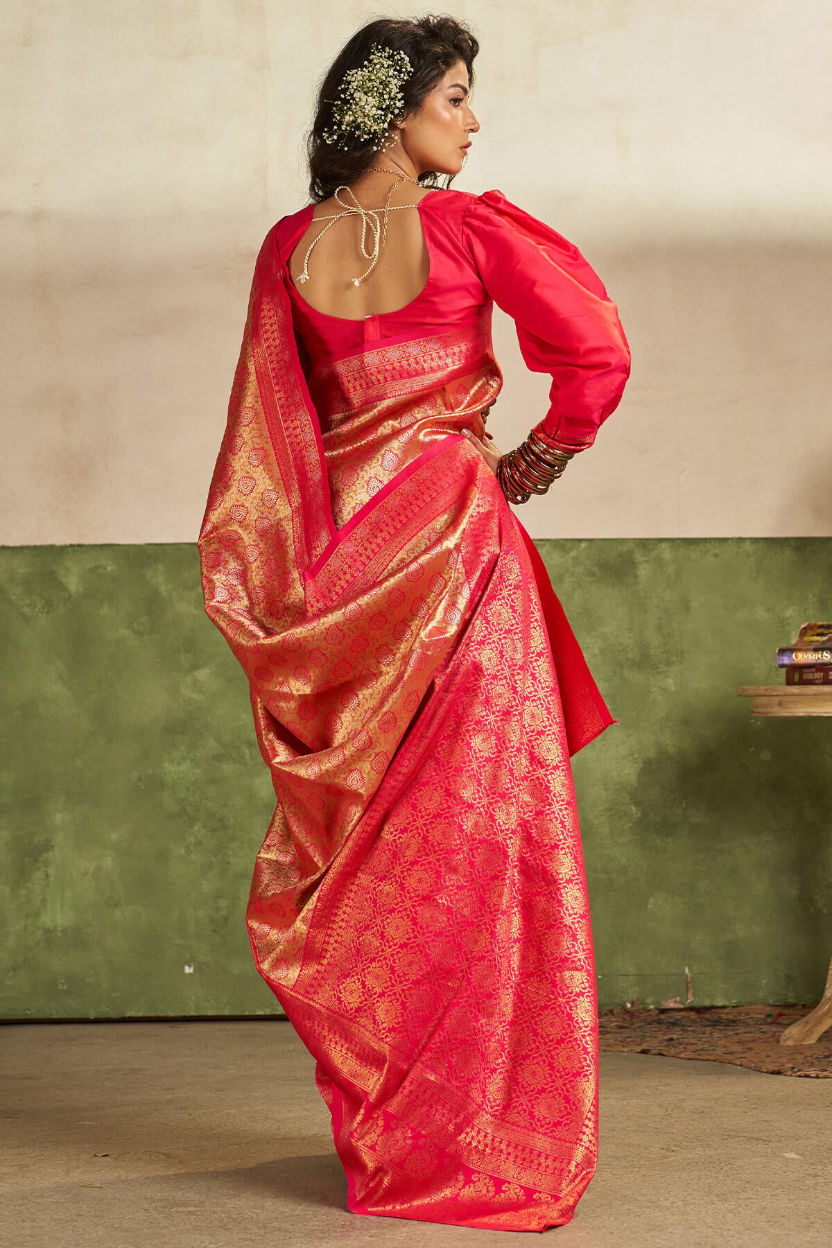 Magnetic Dark Pink Kanjivaram Silk Saree With Flaunt Blouse Piece