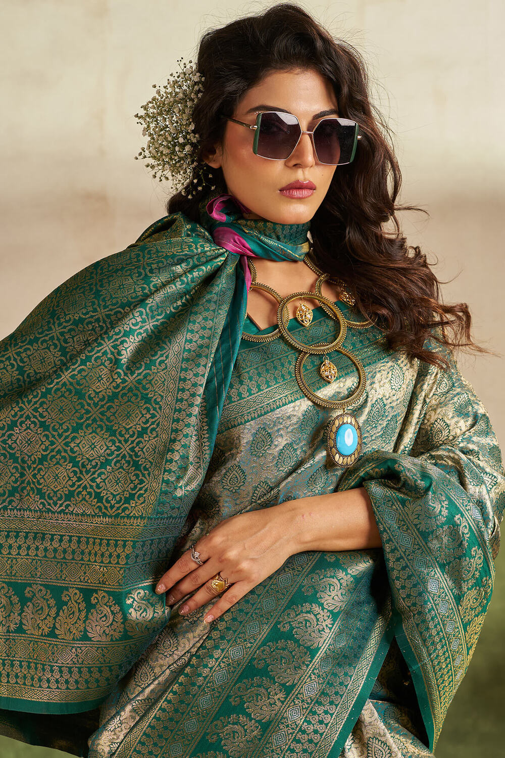 Surreptitious Green Kanjivaram Silk Saree With Super classy Blouse Piece