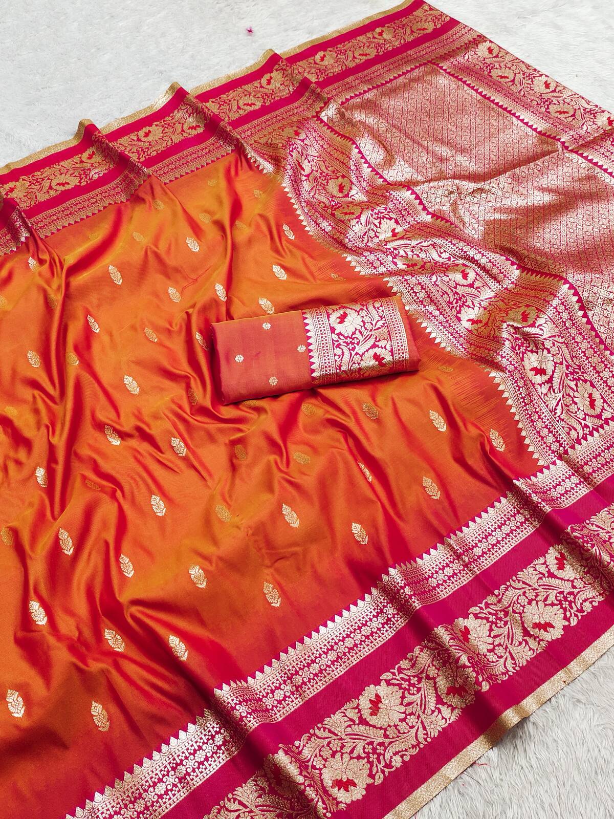Magnificat Orange and Pink Pure Banarasi Silk Saree With Glittering Blouse Piece