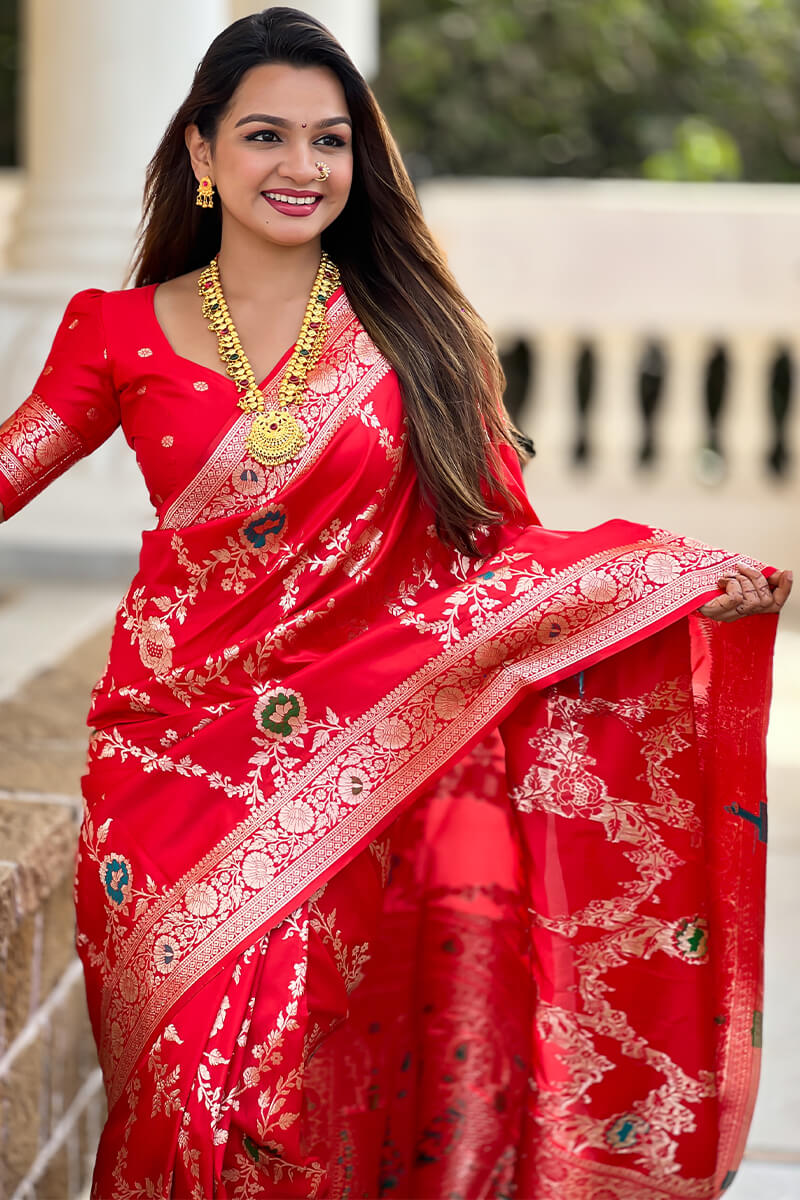 Incredible Red Soft Banarasi Silk Saree With Alluring Blouse Piece