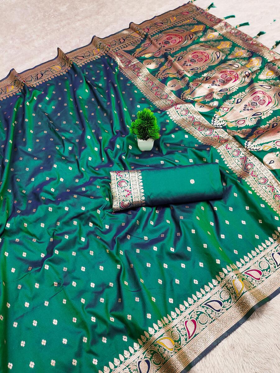 Staggering Green Soft Banarasi Silk Saree With Gratifying Blouse Piece