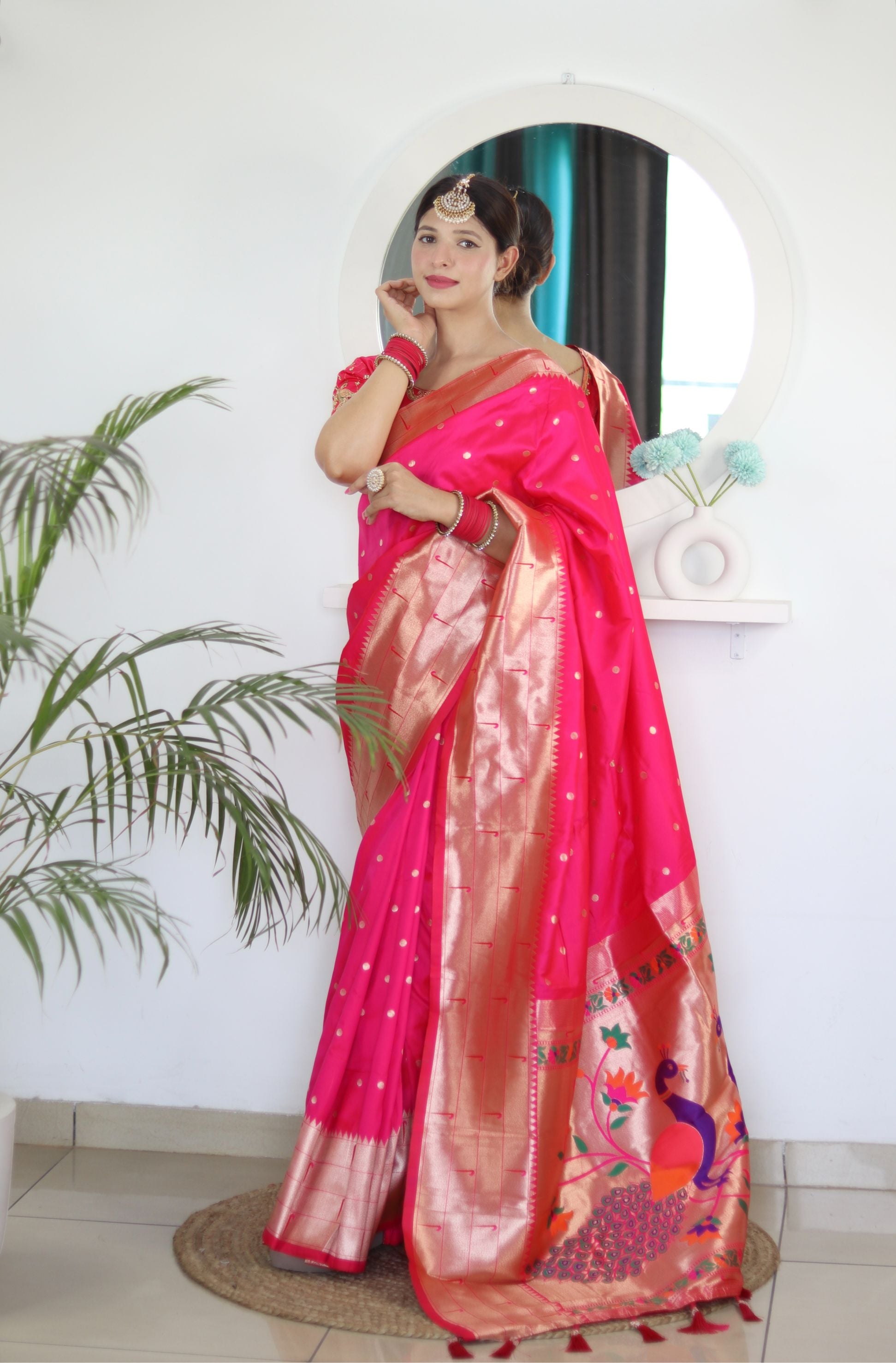 Twirling Dark Pink Paithani Silk Saree With Jazzy Blouse Piece