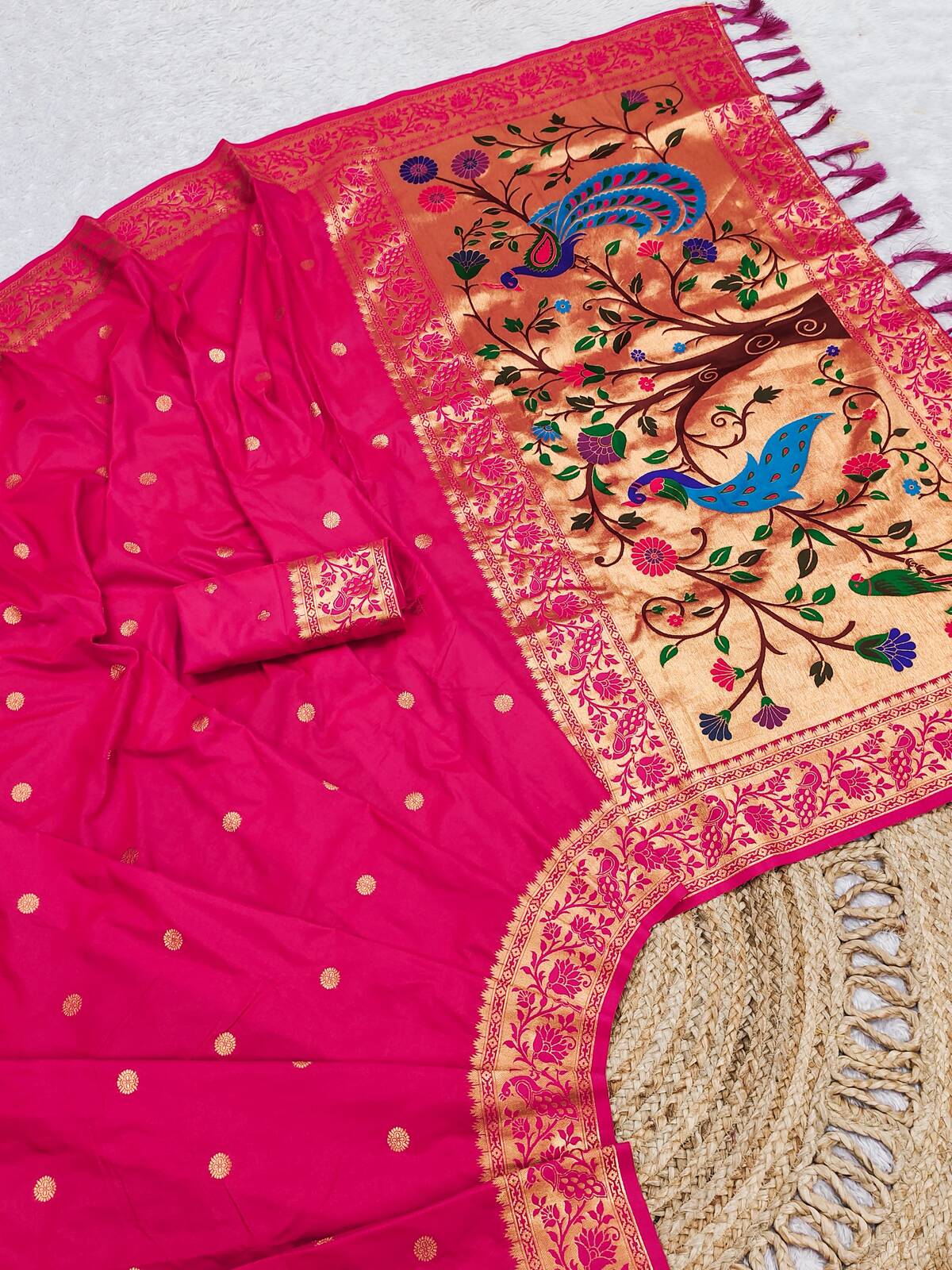 Serendipity Dark Pink Paithani Silk Saree With Ravishing Blouse Piece