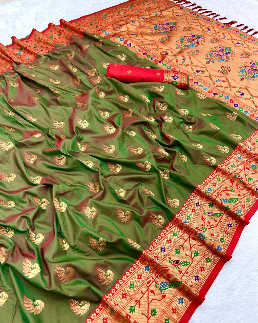 Imbrication Green Paithani Silk Saree With Propinquity Blouse Piece