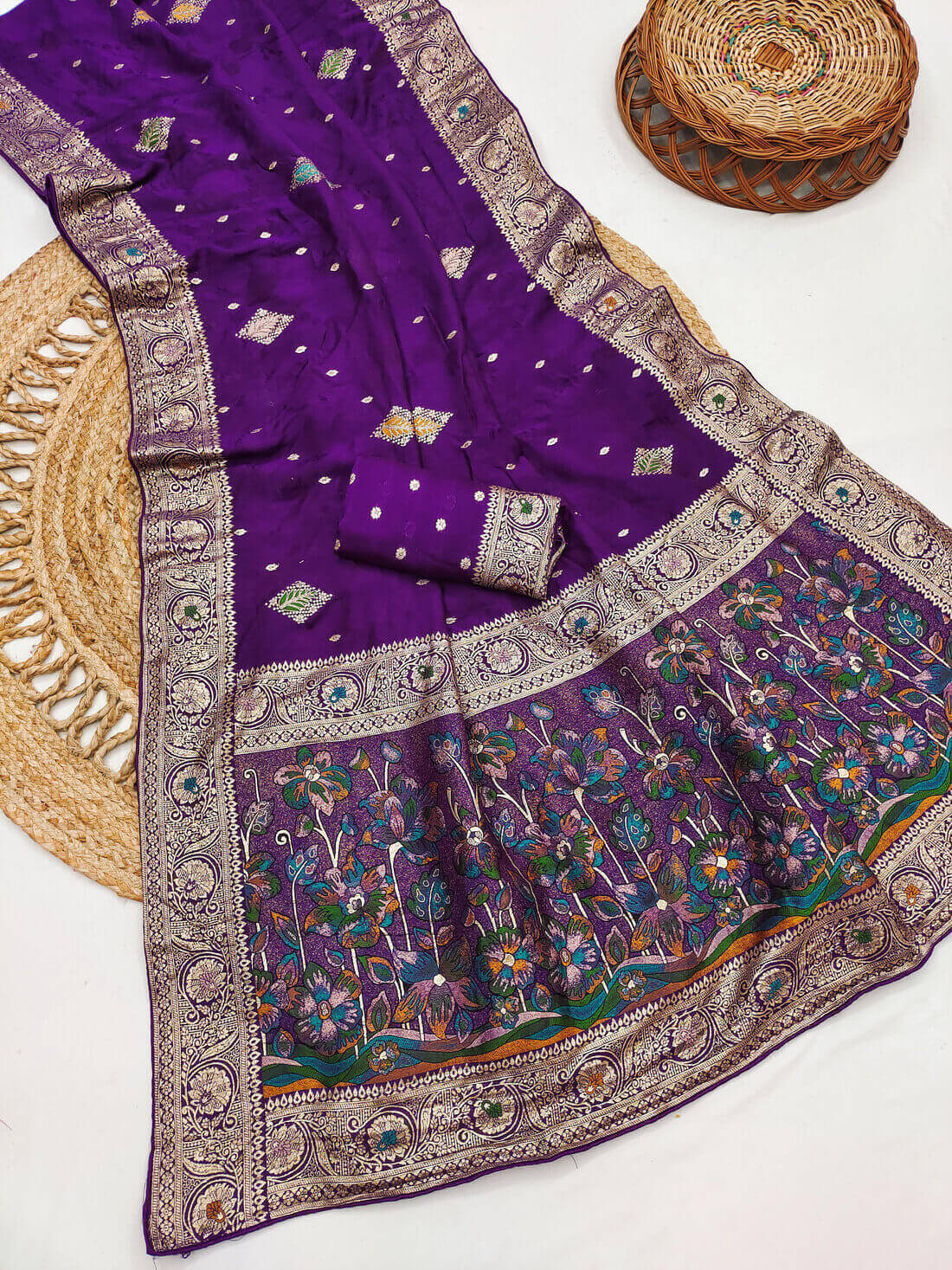Majestic Purple Banarasi Dola Silk Saree With Dazzling Blouse Piece