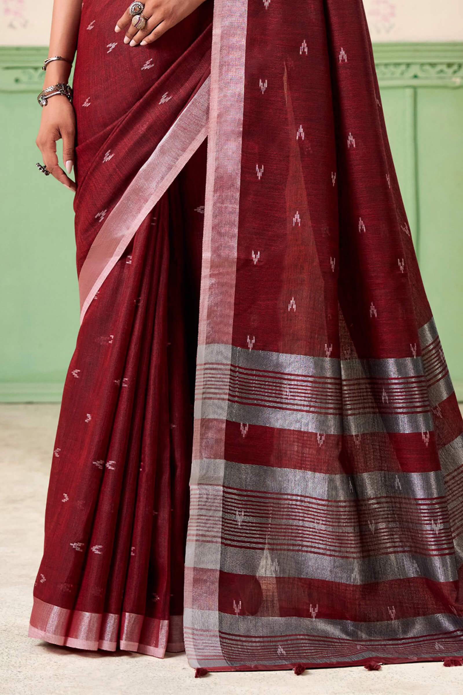 Fairytale Maroon Cotton Silk Saree With Woebegone Blouse Piece