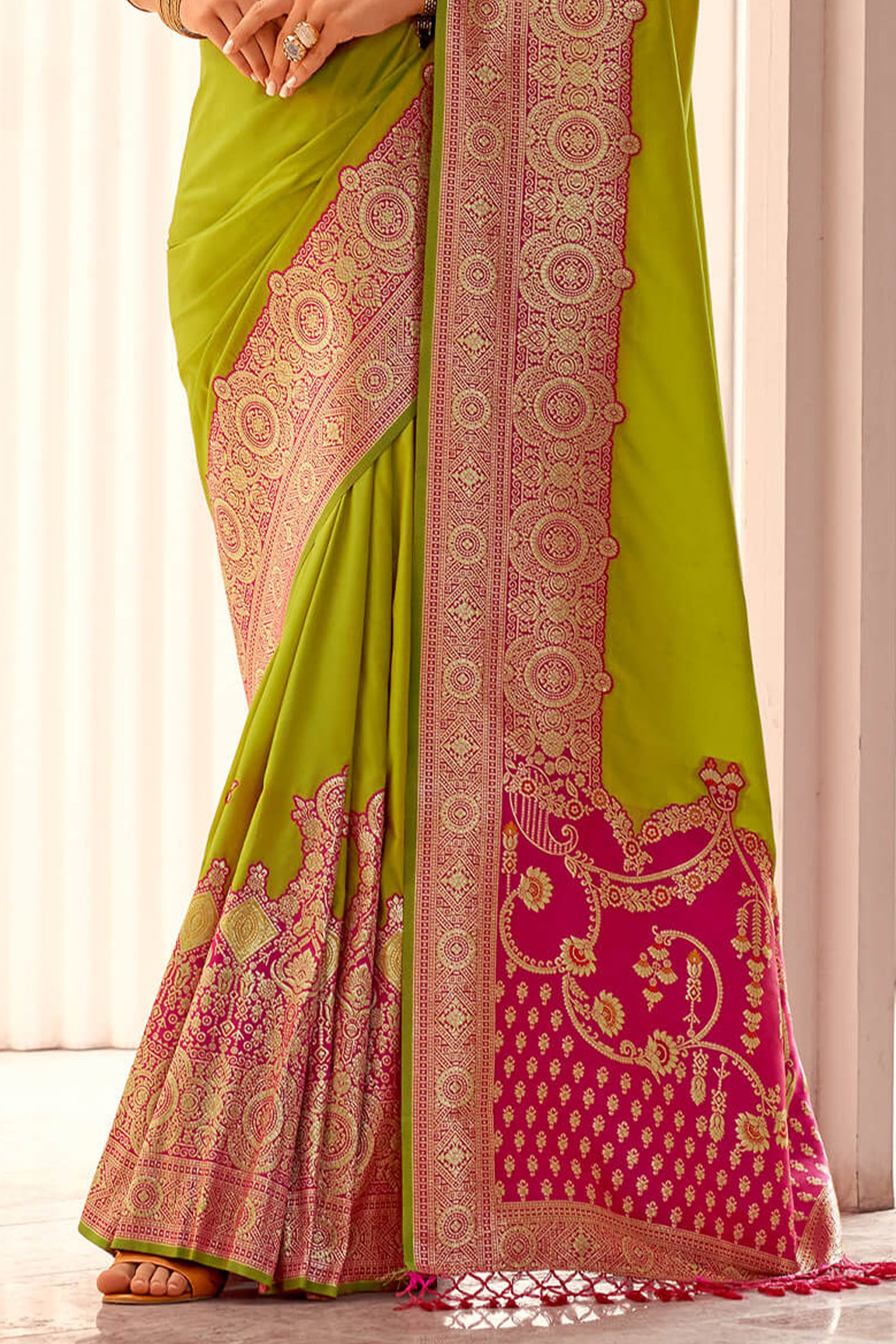 Gorgeous Green Soft Banarasi Silk Saree With Sempiternal Blouse Piece