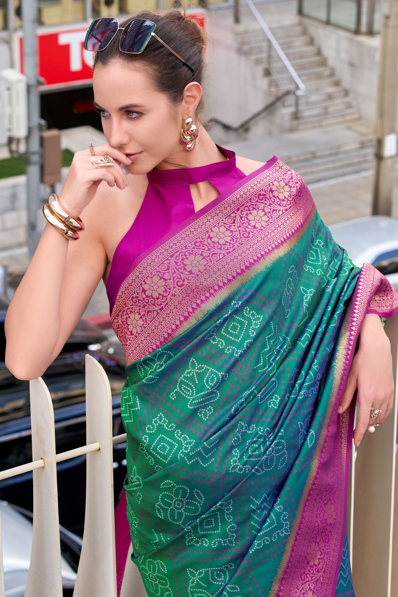 Stunner Green Soft Banarasi Silk Saree With Gossamer Blouse Piece