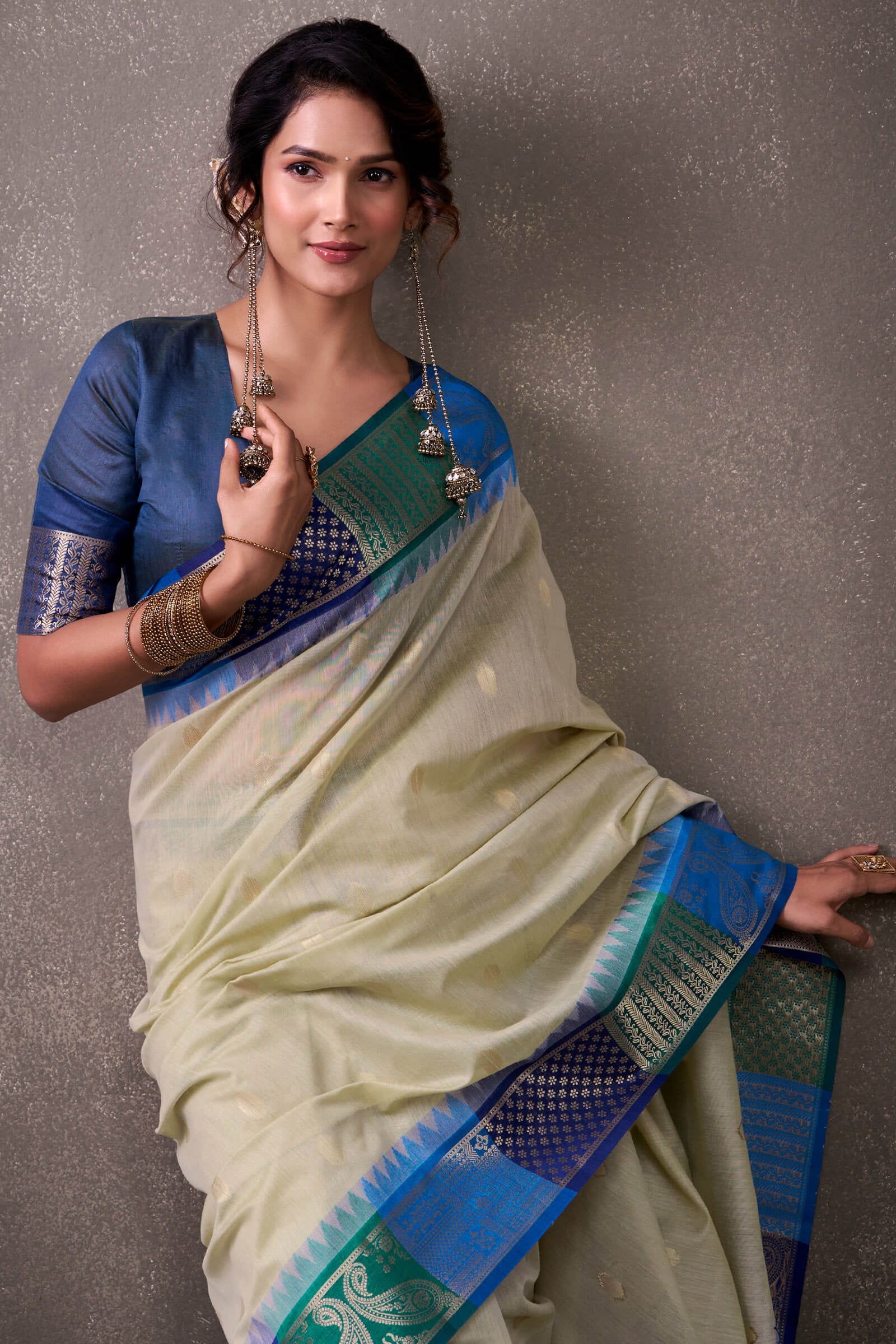 Proficient Beige And Blue Cotton Silk Saree With Engrossing Blouse Piece