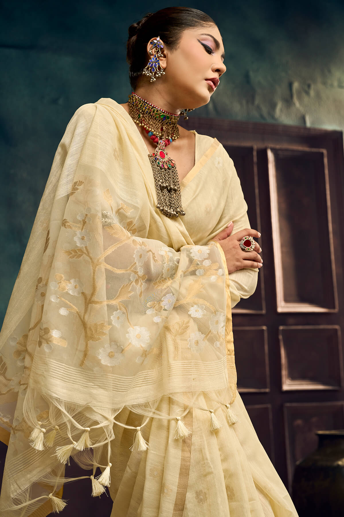 Gleaming Beige Pure Munga Cotton Silk Saree With Prodigal Blouse Piece