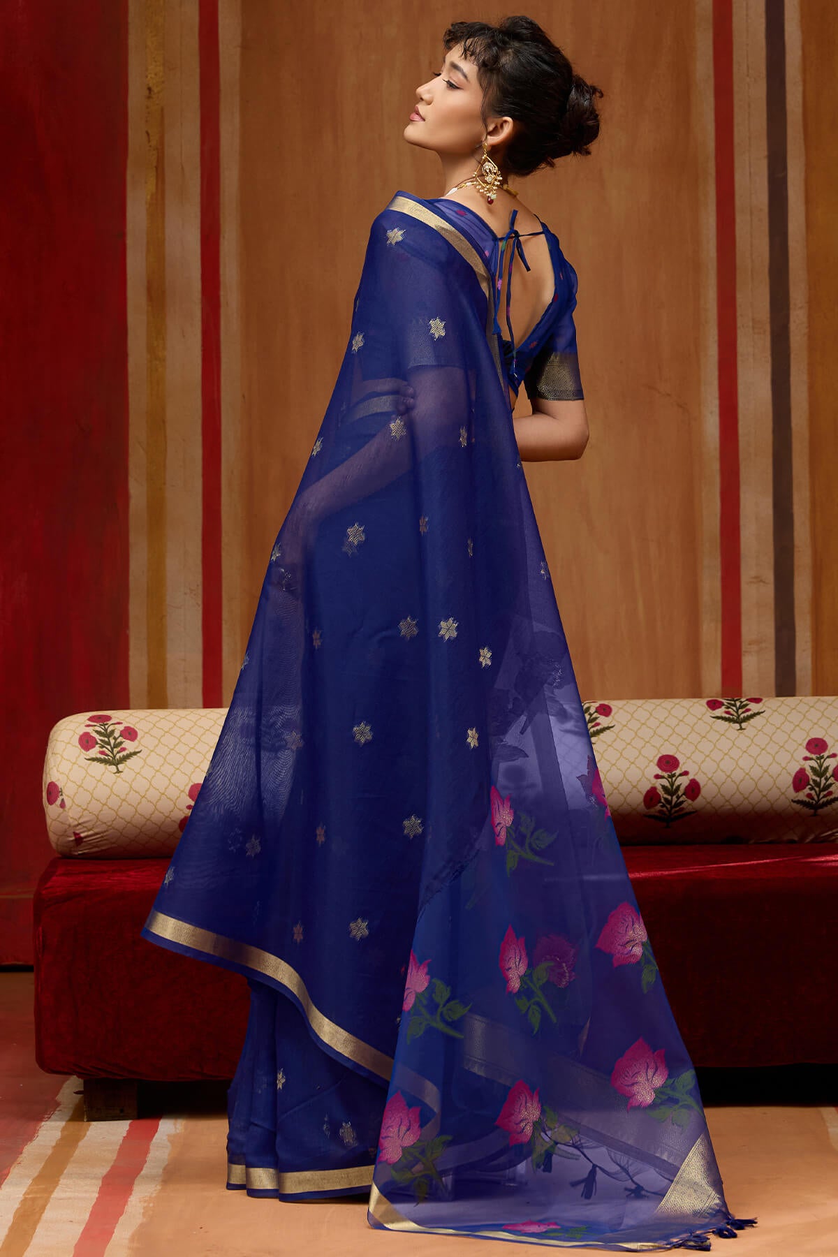 Stunning Navy Blue Pure Munga Cotton Saree With Super extravagant Blouse Piece
