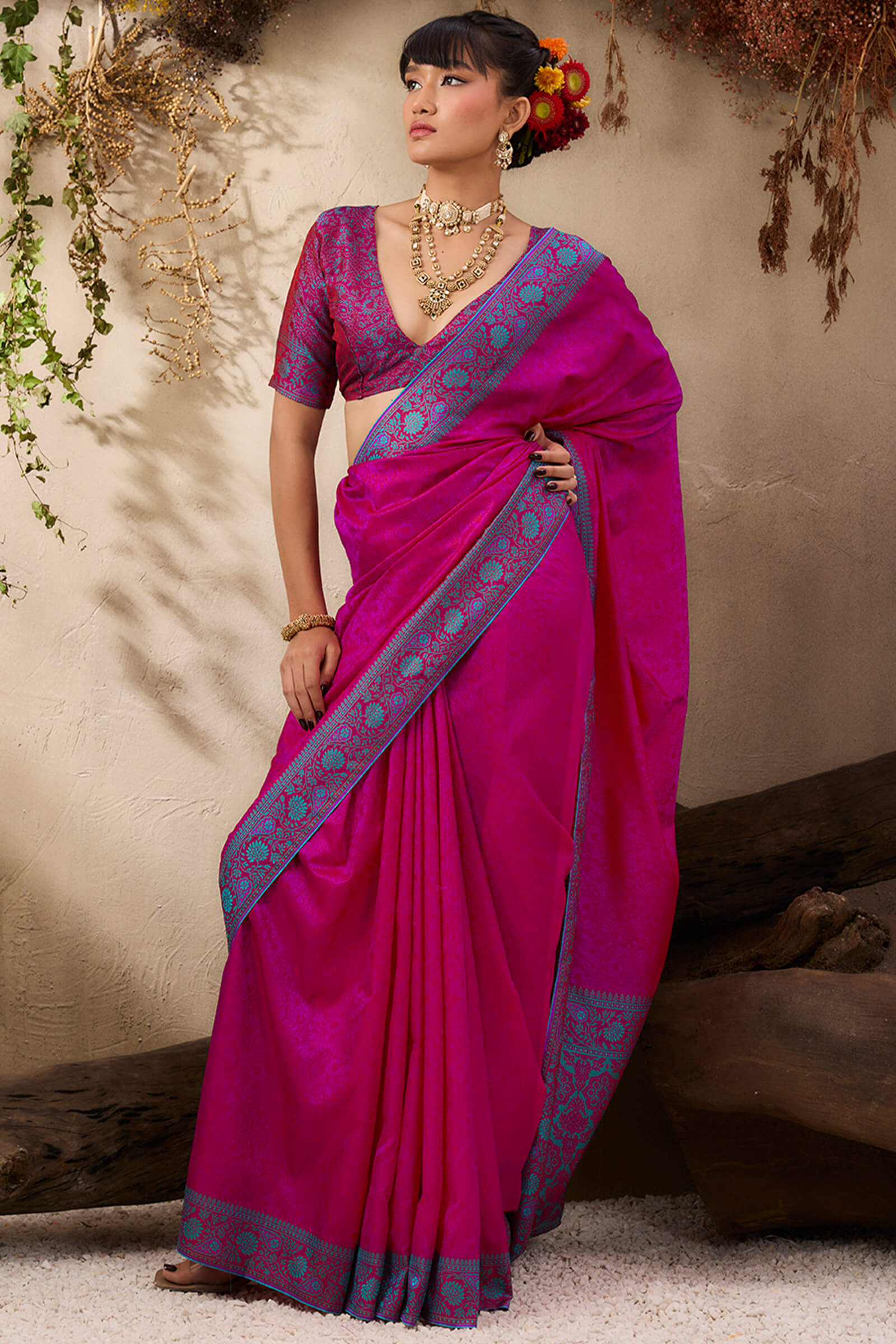 Ebullience Magenta Kanjivaram Silk Saree With Moiety Blouse Piece