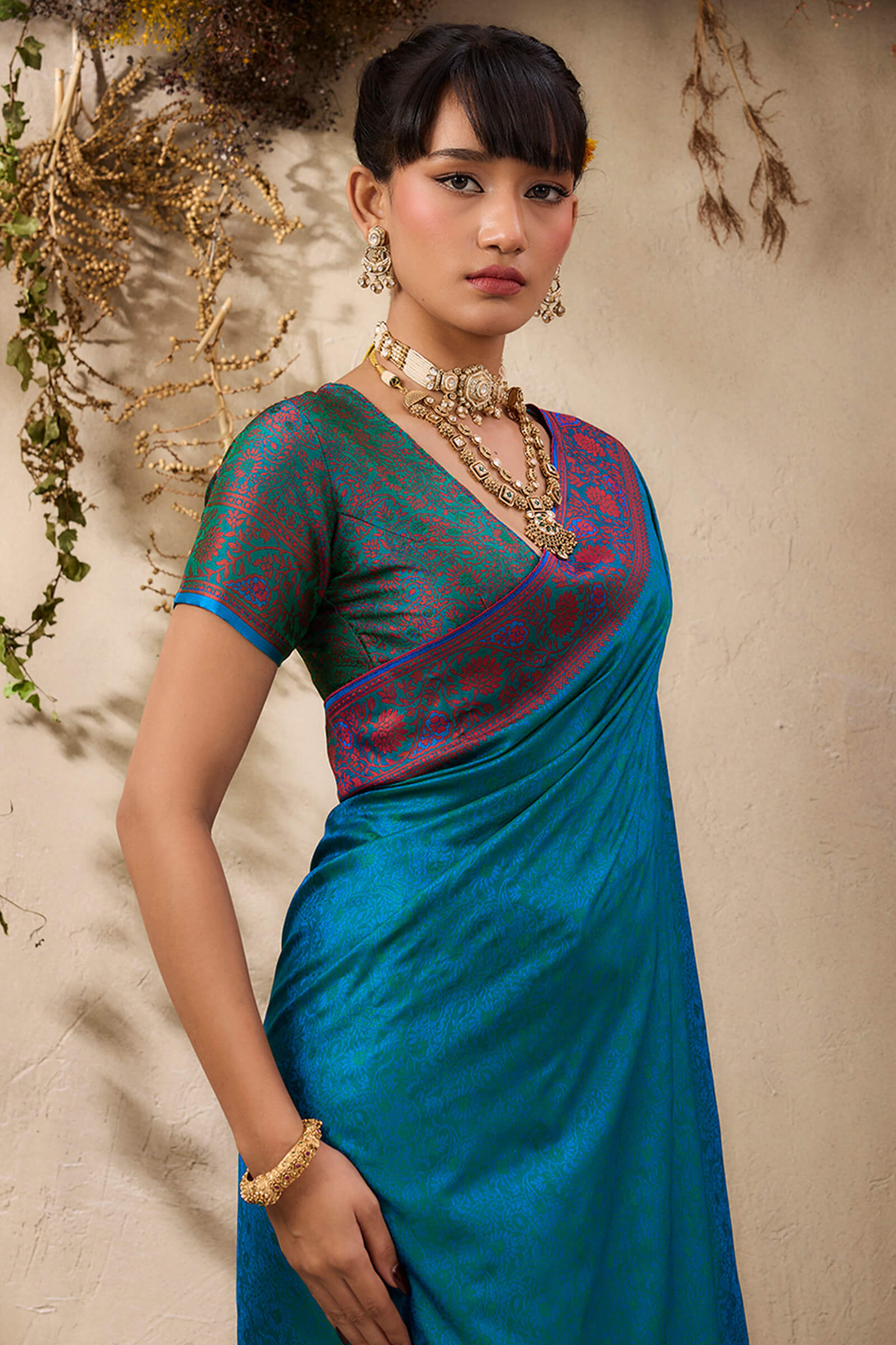 Ephemeral Rama Kanjivaram Silk Saree With Mellifluous Blouse Piece