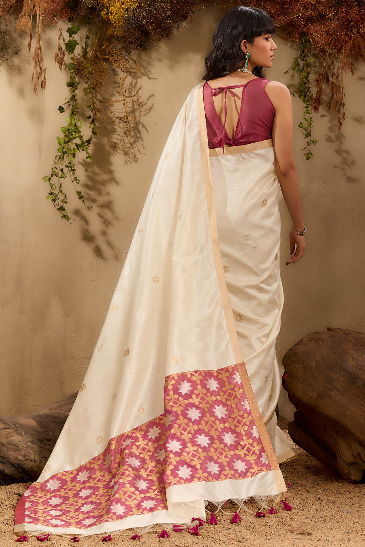 Enigmatic Beige Pure Zari Weaving Banarasi Tussar Silk Saree With Snappy Blouse Piece