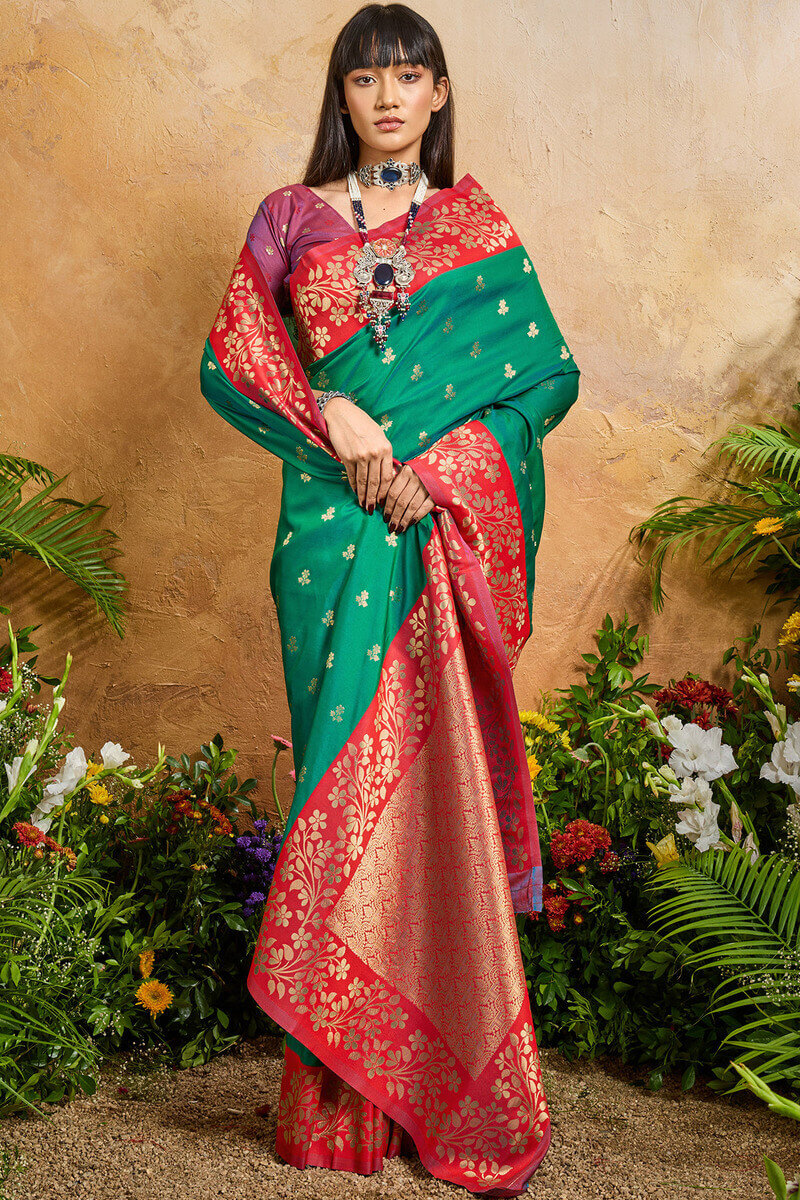 Exuberant Dark Green Pure Zari Weaving Banarasi Silk Saree With Adoring Blouse Piece