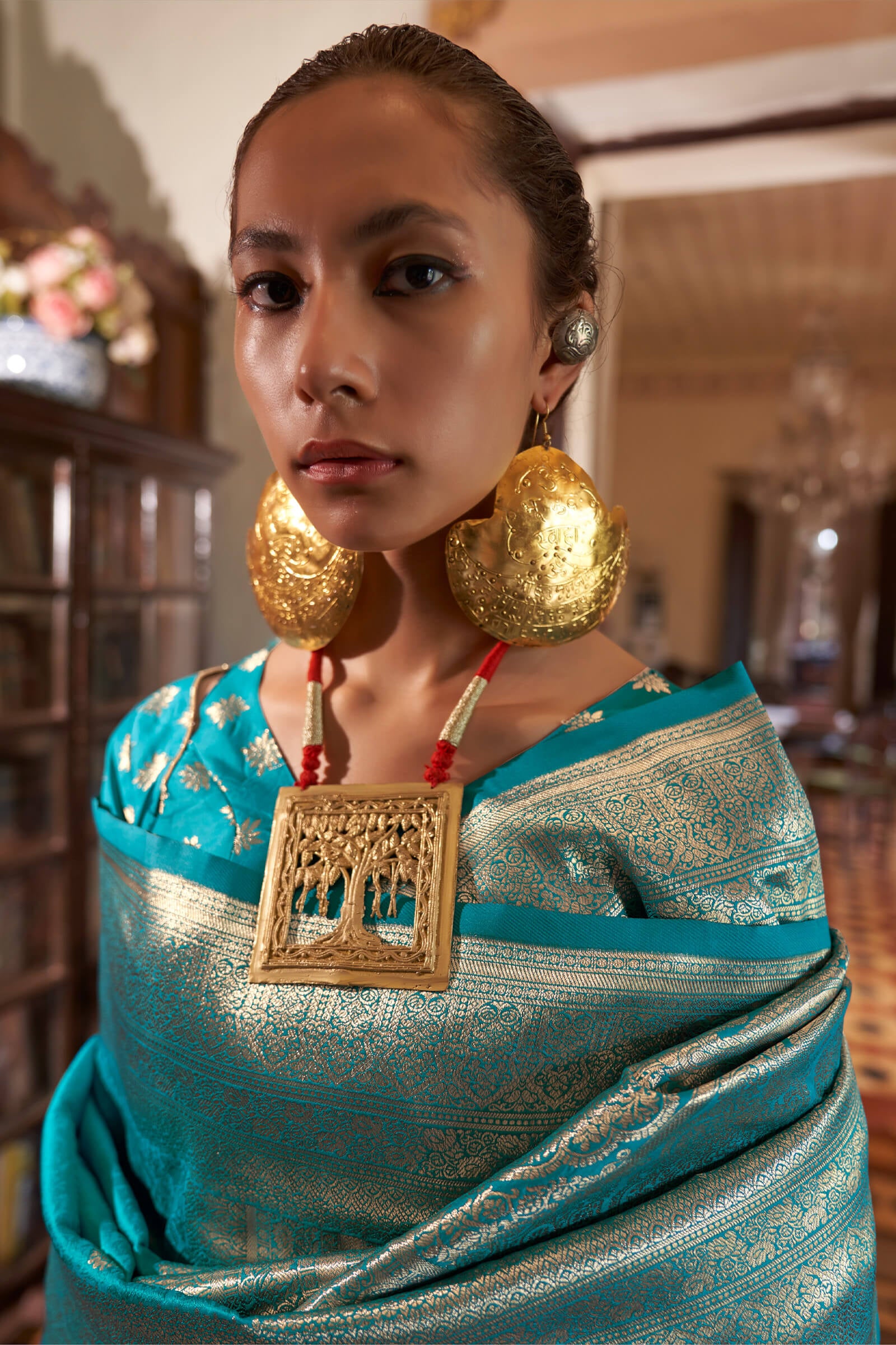 Sonorous Firozi Soft Banarasi Silk Saree With Charismatic Blouse Piece