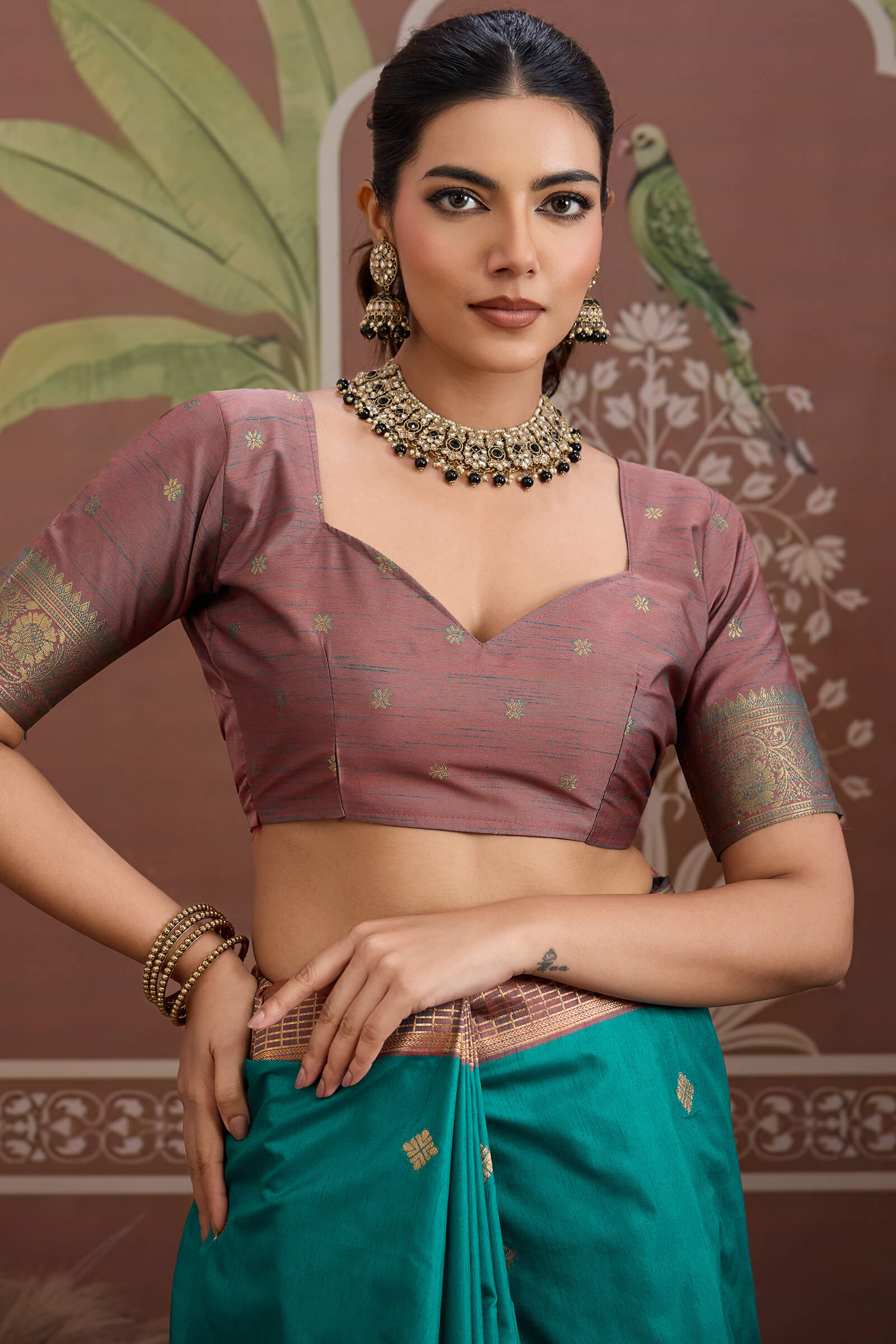 Extraordinary Rama Banarasi Tussar Silk Saree With Breathtaking Blouse Piece