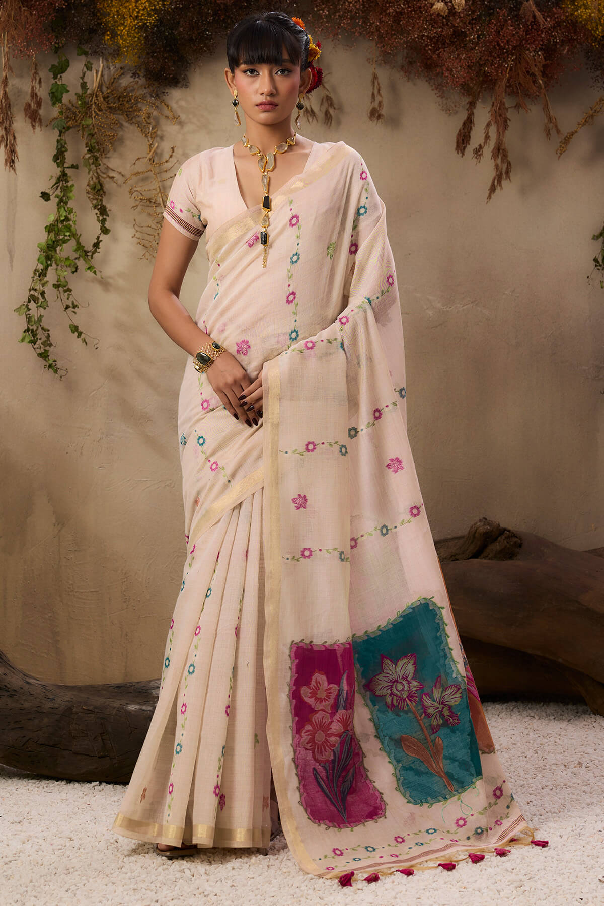 Winsome Beige Pure Munga Cotton Saree With Majesty Blouse Piece