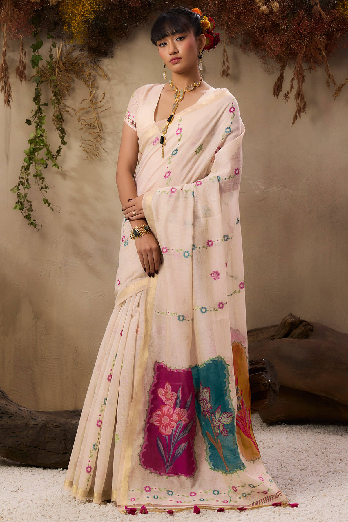 Winsome Beige Pure Munga Cotton Saree With Majesty Blouse Piece