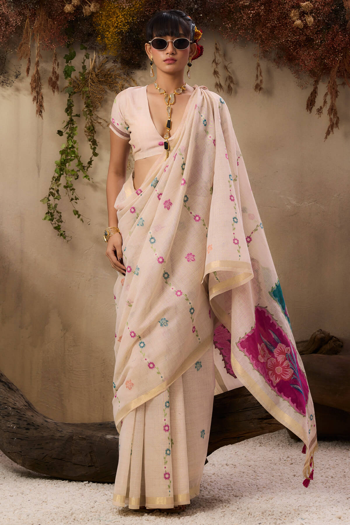 Winsome Beige Pure Munga Cotton Saree With Majesty Blouse Piece