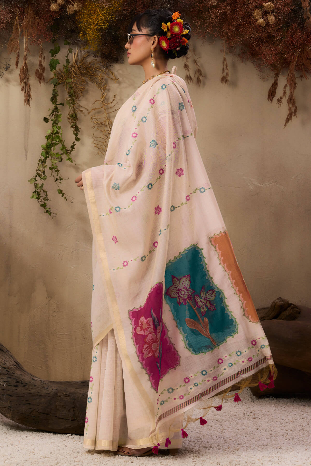 Winsome Beige Pure Munga Cotton Saree With Majesty Blouse Piece