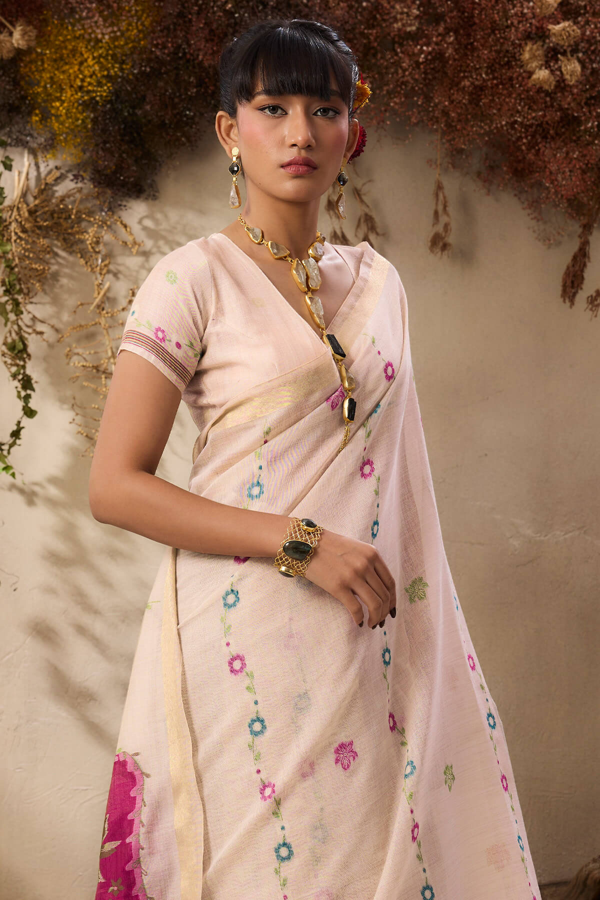 Winsome Beige Pure Munga Cotton Saree With Majesty Blouse Piece
