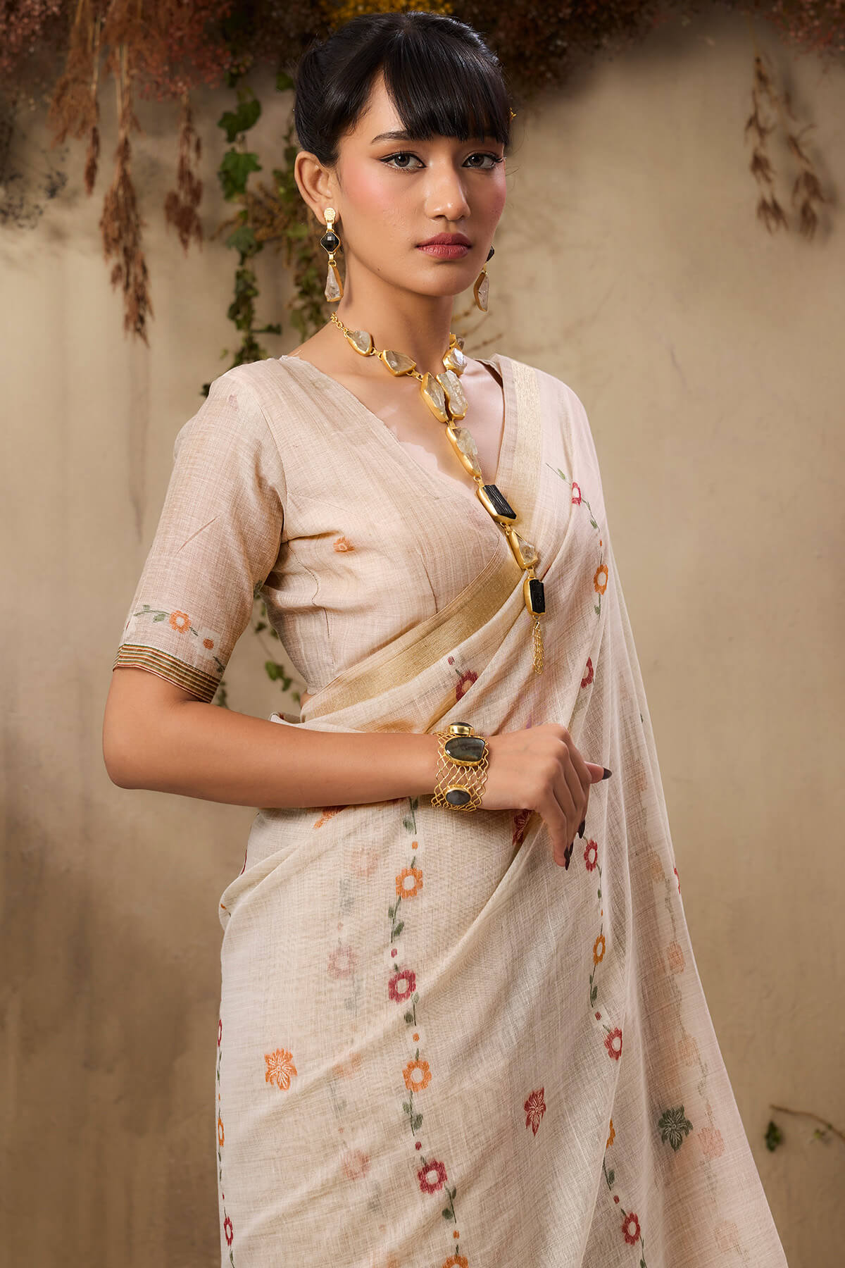 Gratifying Beige Pure Munga Cotton Saree With Invaluable Blouse Piece