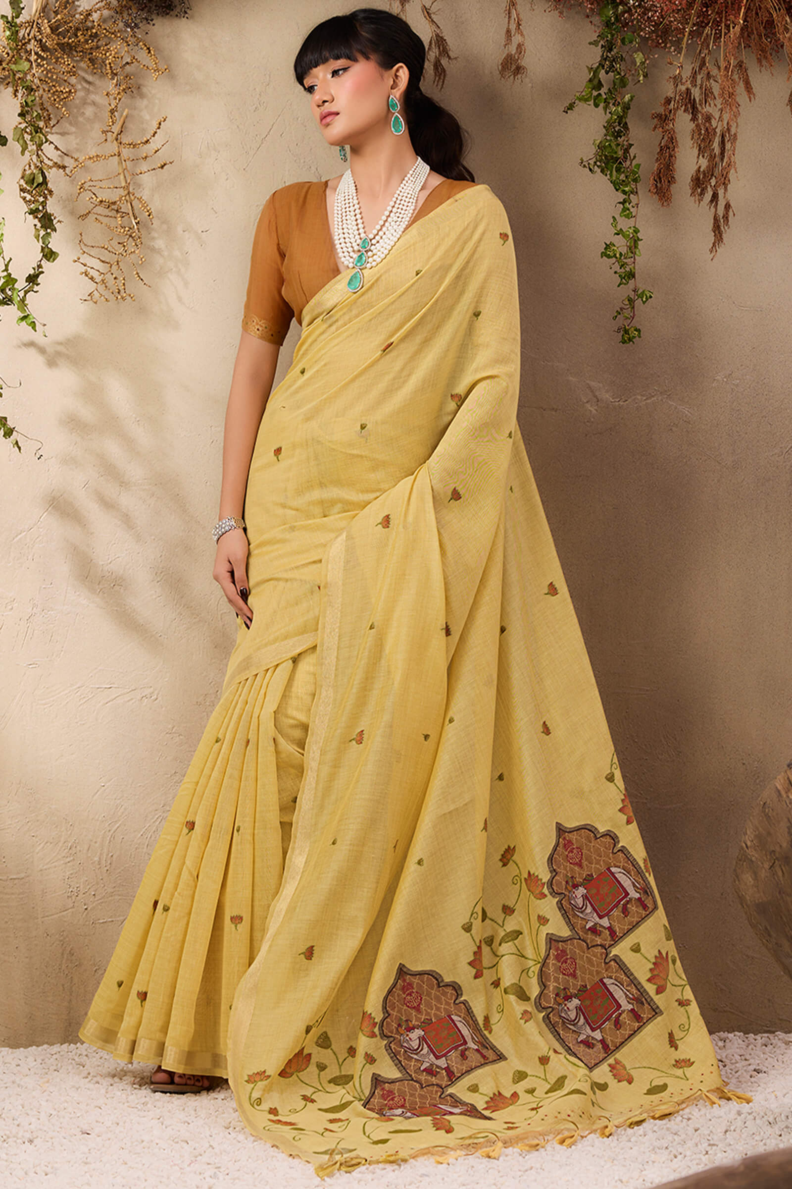 Desiring Yellow Cotton Silk Saree With Staggering Blouse Piece