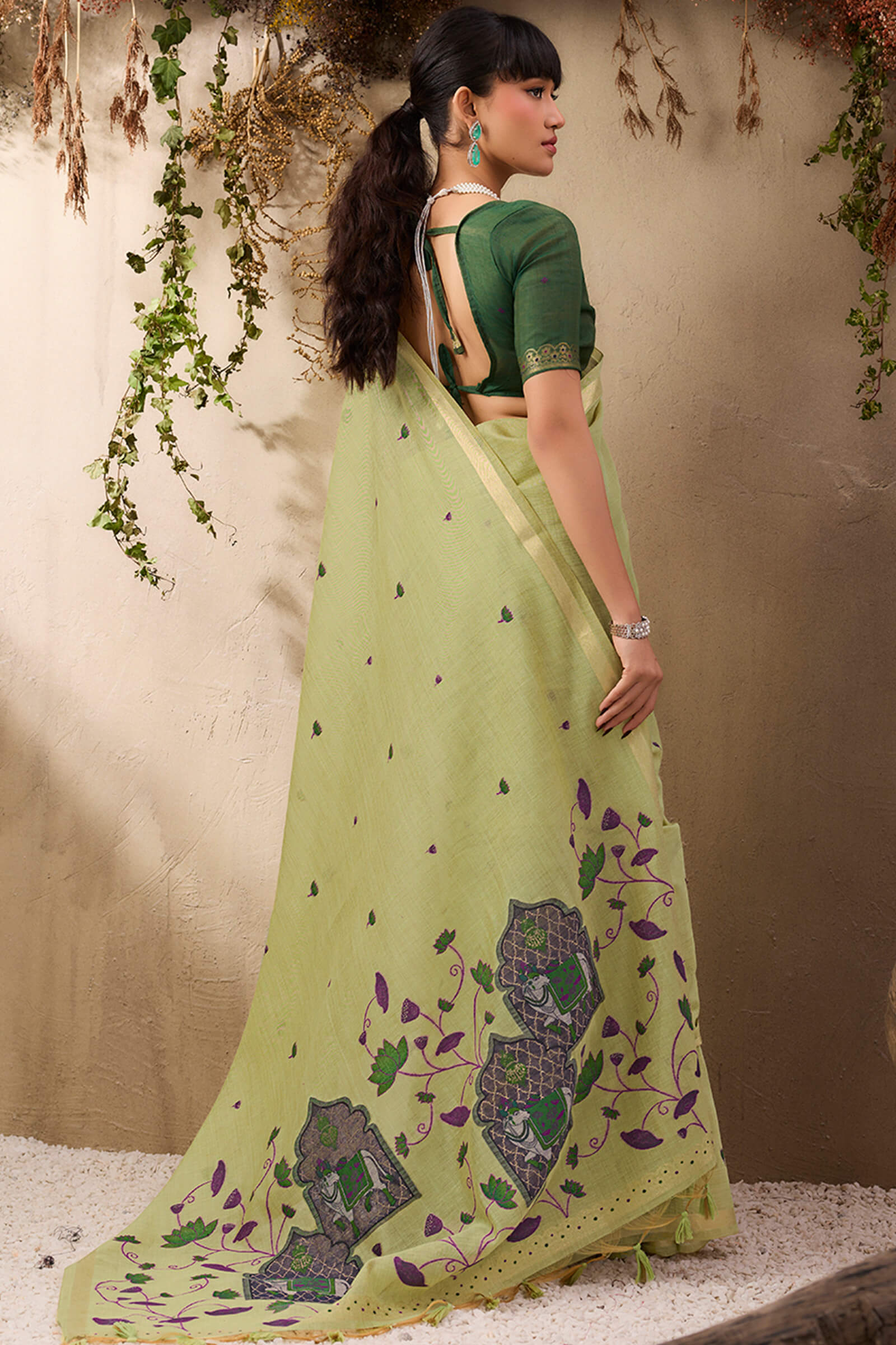 Surreptitious Green Cotton Silk Saree With Ephemeral Blouse Piece
